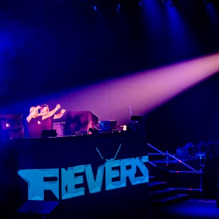 Reverze - Synergy by Momenttom
